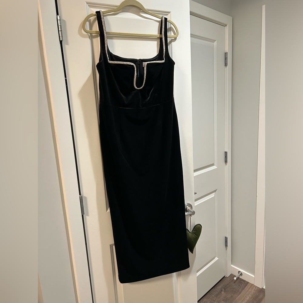 Self portrait velvet midi dress. Embellished top. Size 10. Worn once.